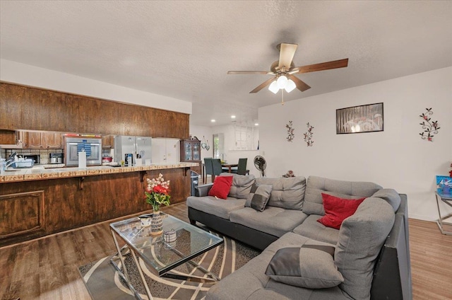 209 W Muncie Ave, Fresno, CA 93711 - photo 8