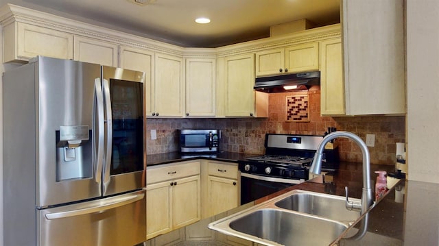 1633 W Dayton Ave, Fresno, CA 93705 - photo 19