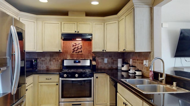 1633 W Dayton Ave, Fresno, CA 93705 - photo 17