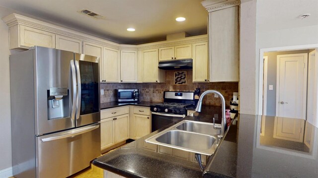 1633 W Dayton Ave, Fresno, CA 93705 - photo 18