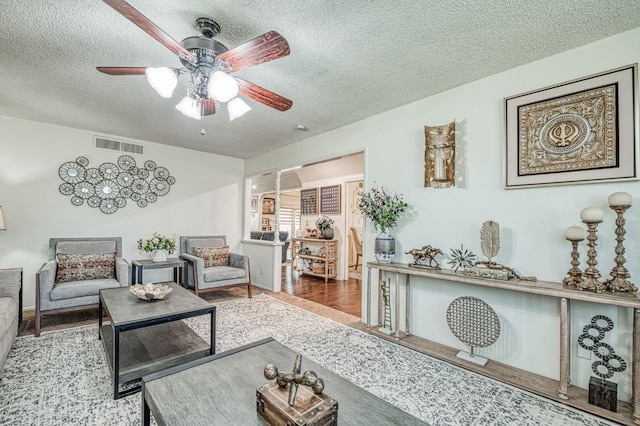 8099 E Nees, Clovis, CA 93619 - photo 15