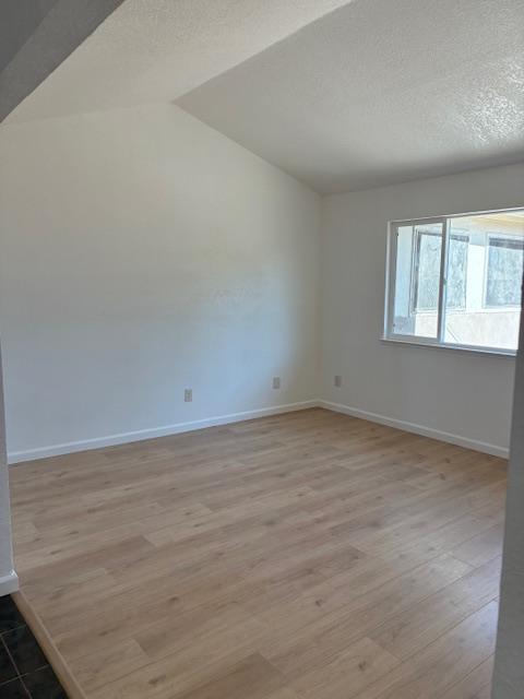 556 W Holland Ave, Clovis, CA 93612 - photo 5