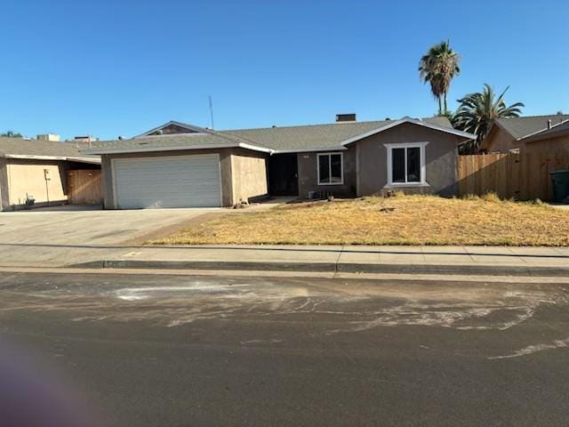 556 W Holland Ave, Clovis, CA 93612 - photo 1