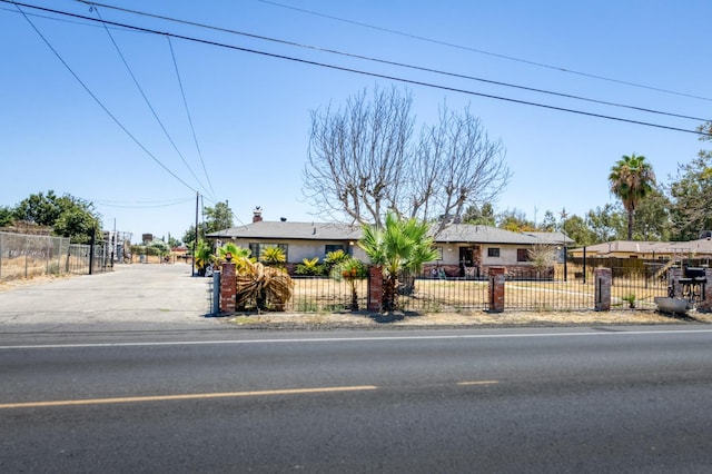1716 N Brawley Ave, Fresno, CA 93722 - photo 2