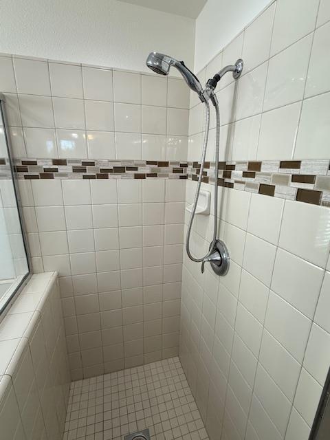 6303 E Creek View Ln, Fresno, CA 93727 - photo 20