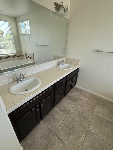 6303 E Creek View Ln, Fresno, CA 93727 - photo 16