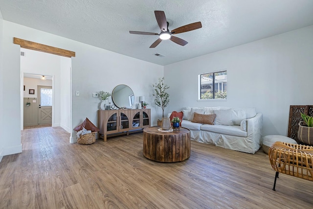 698 E Pleasant St, Coalinga, CA 93210 - photo 8