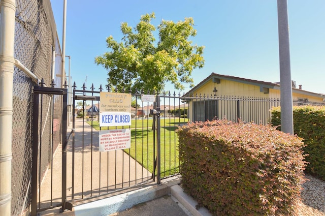 857 E Fallbrook Ave, Fresno, CA 93720 - photo 25