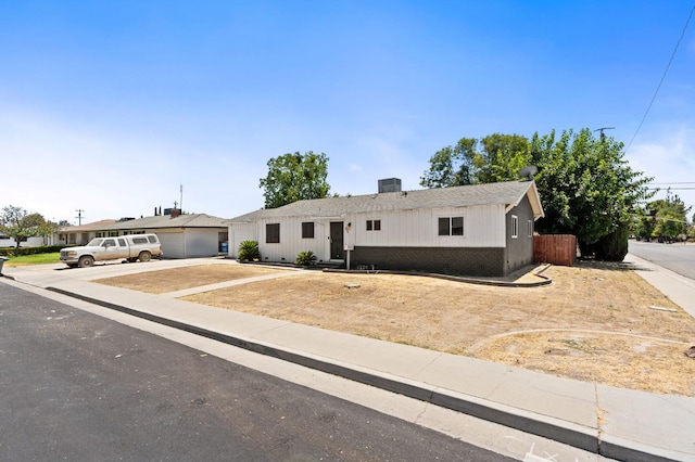 233 W Spring Ln, Lemoore, CA 93245 - photo 2