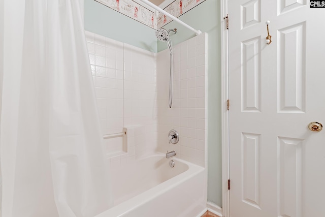 bathroom featuring shower / tub combo