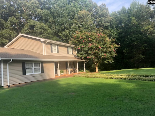 view of front of house featuring a front yard