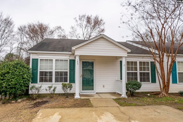 view of front of property