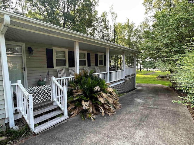 view of front of house with a porch