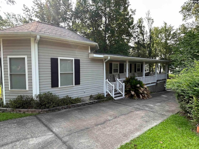 view of front of house with covered porch