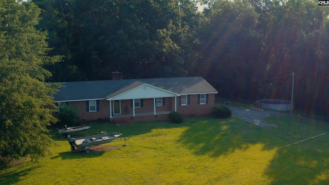 view of front facade featuring a front yard