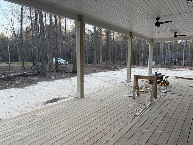 deck with ceiling fan