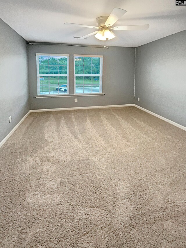 empty room with ceiling fan