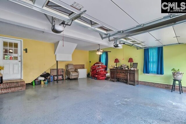 garage featuring ceiling fan