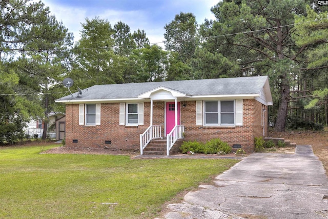 view of front of home with a front lawn