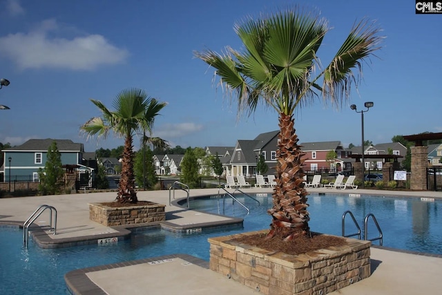 view of swimming pool