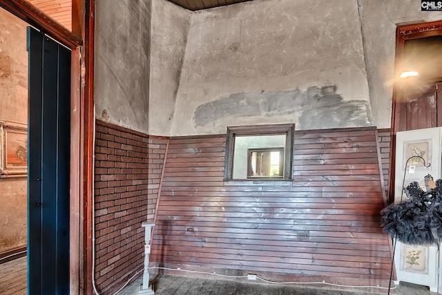 interior details with hardwood / wood-style flooring