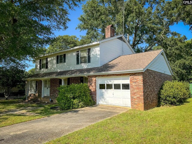 view of front of property with a front lawn