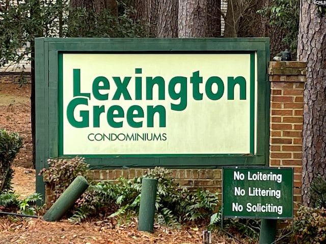 view of community / neighborhood sign