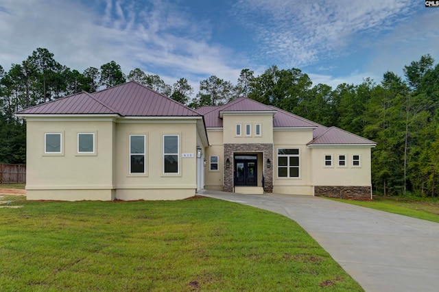 view of front of property with a front yard