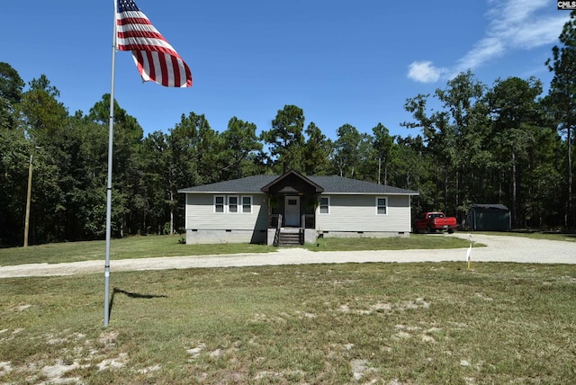 view of front of property with a front yard