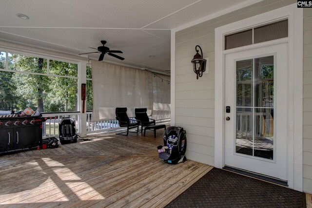 deck with ceiling fan