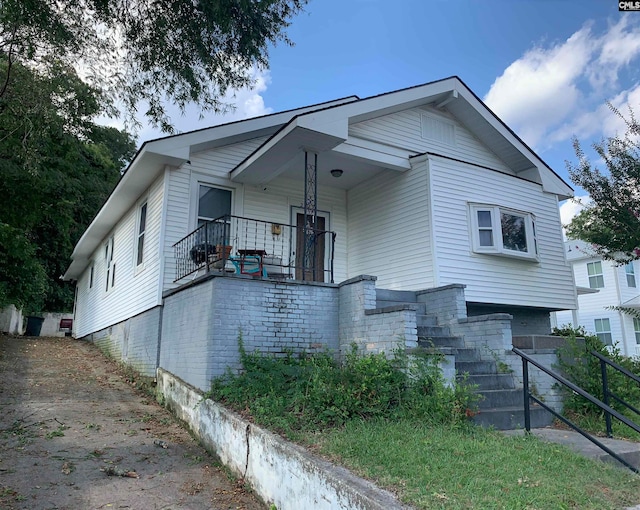 view of front of house with a porch