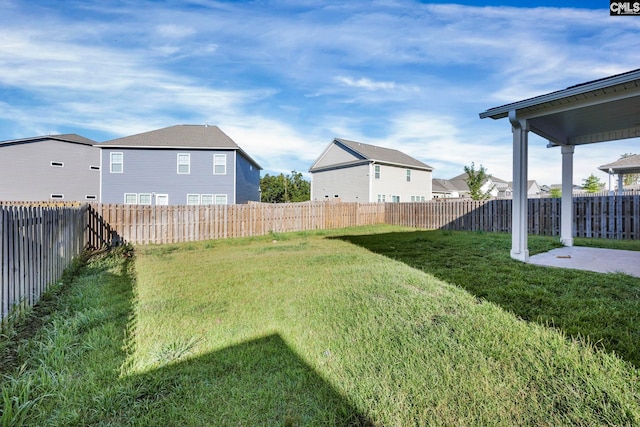 view of yard featuring a patio