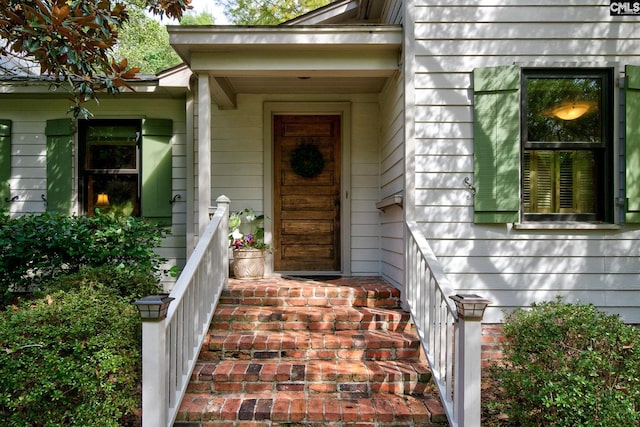 view of property entrance