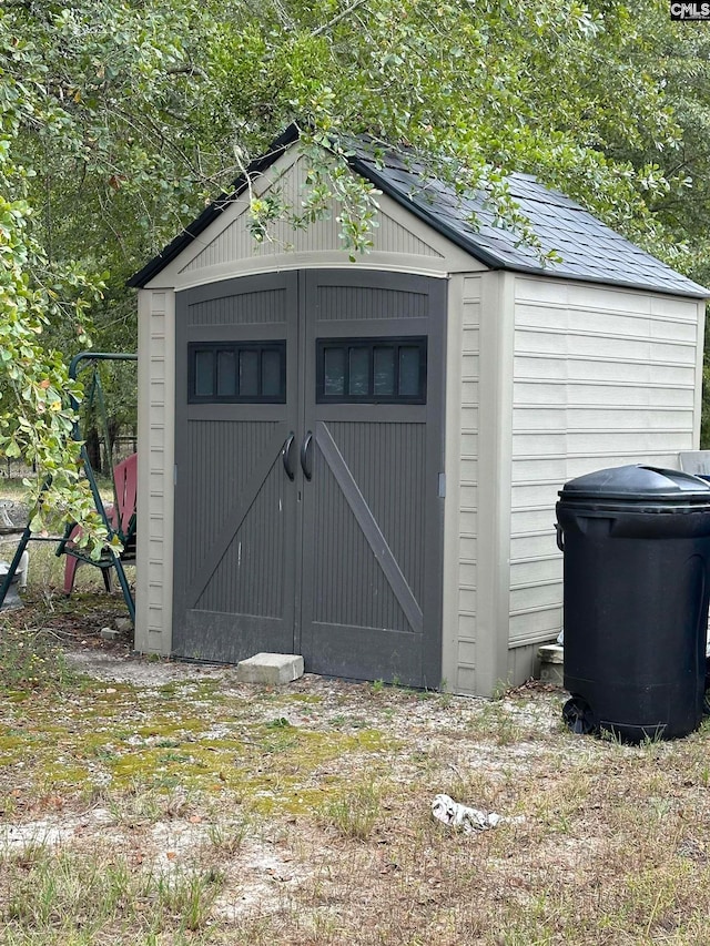 view of outbuilding