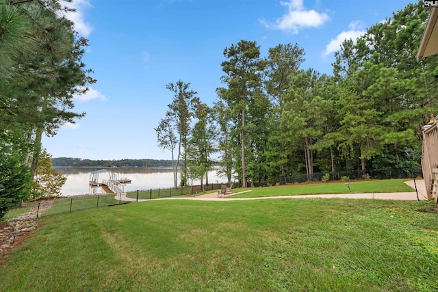 view of yard featuring a water view