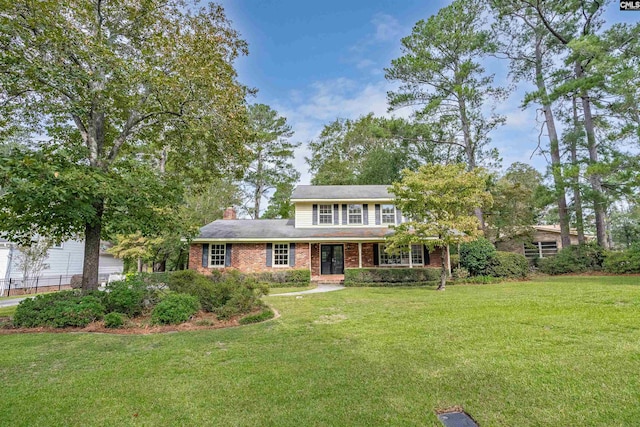 view of front of property with a front yard