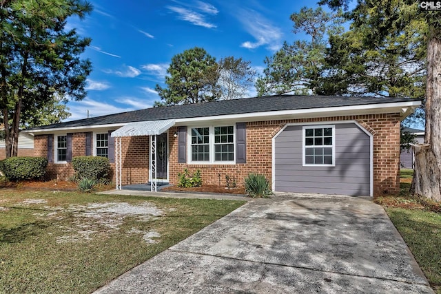 ranch-style home with a front lawn