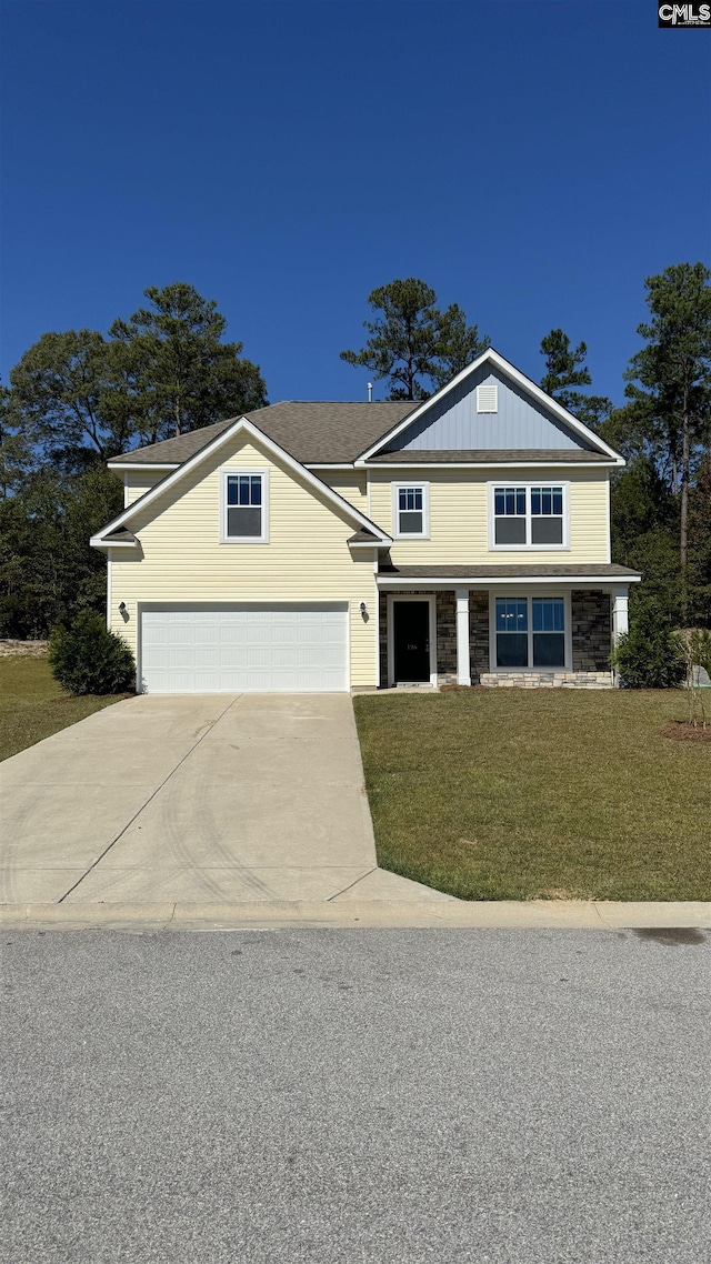 view of front of home featuring a front lawn