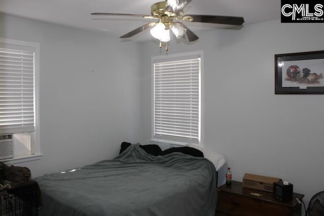 bedroom with ceiling fan