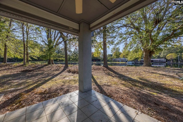 view of yard featuring a patio area