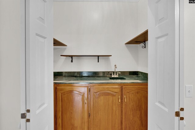 2001 Riding Ridge Rd, Columbia, SC 29223 - view of indoor wet bar