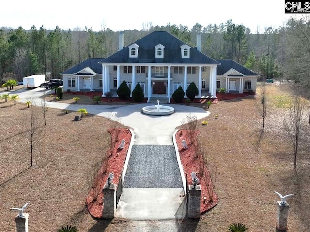 view of front facade with covered porch