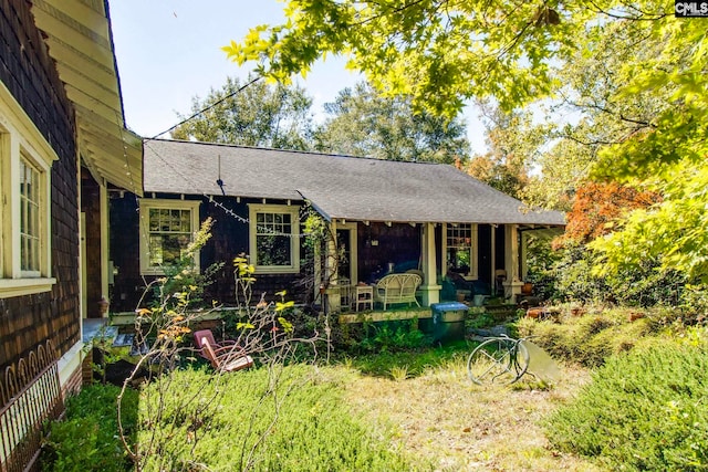 view of front of property featuring a porch