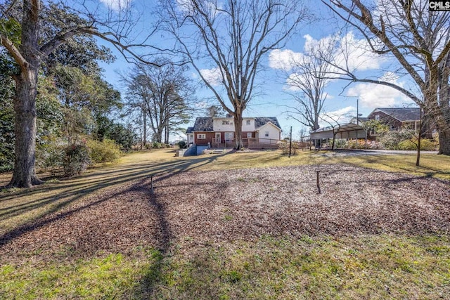 view of front of house featuring a front yard