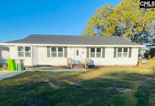 ranch-style house with a front yard