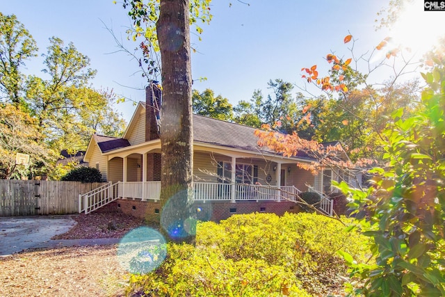 view of front of house featuring a porch