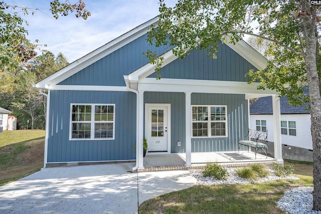 view of front facade featuring covered porch