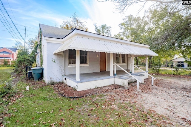 view of front of house with a porch