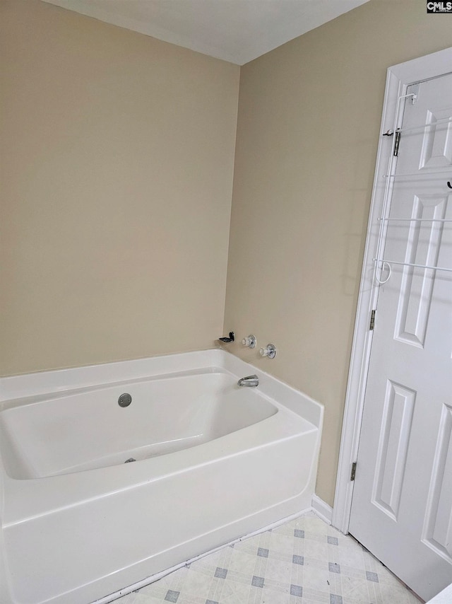 bathroom featuring a tub