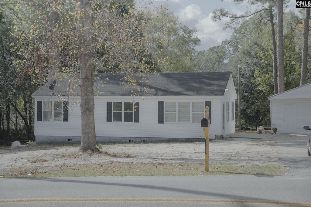 view of front of property